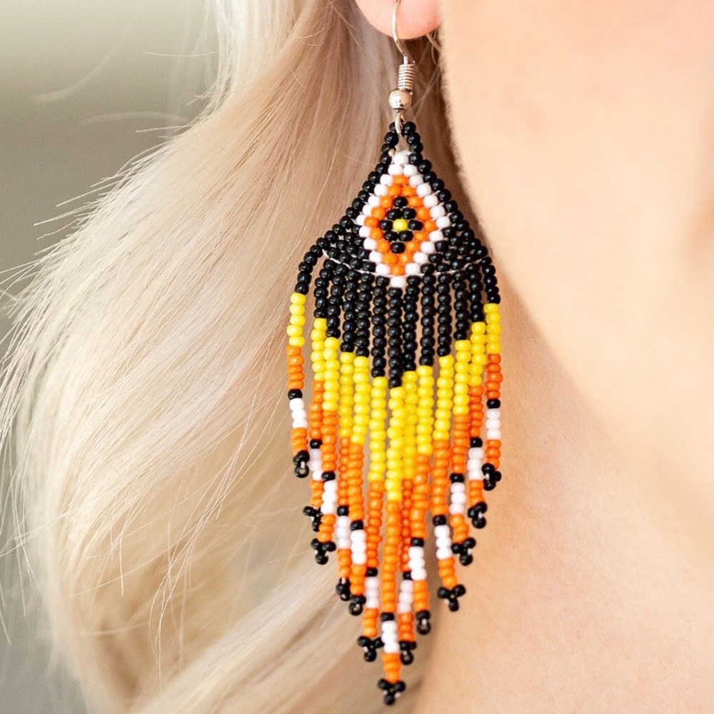 Paparazzi wind blown wonderer earring